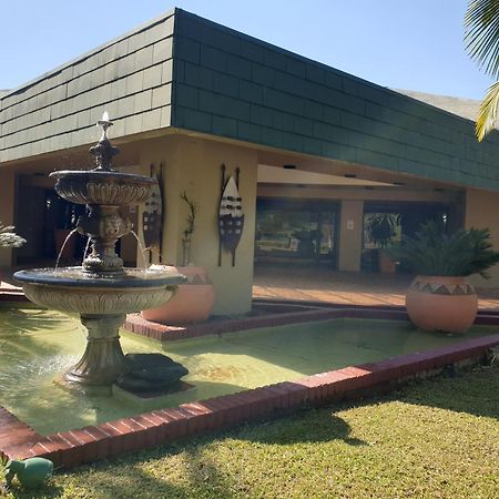 Piggs Peak Hotel Екстериор снимка